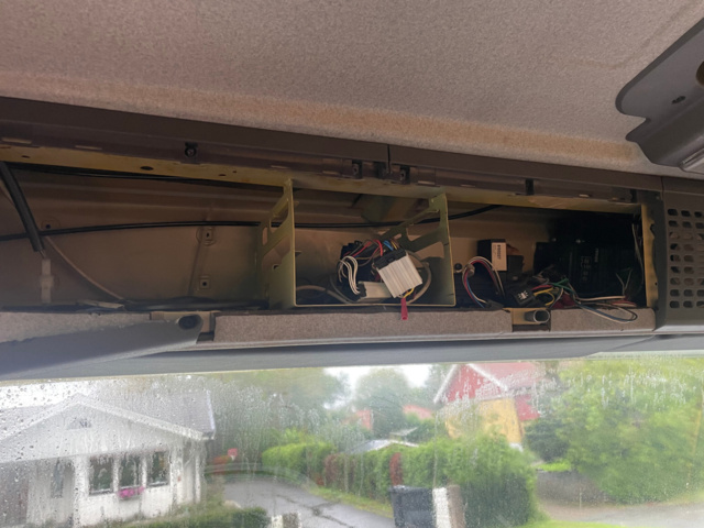 1048171-19 Truck changer Volvo FL12 6x2 -96