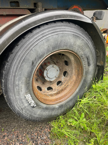 1048171-23 Truck changer Volvo FL12 6x2 -96