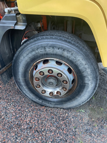 1048171-24 Truck changer Volvo FL12 6x2 -96