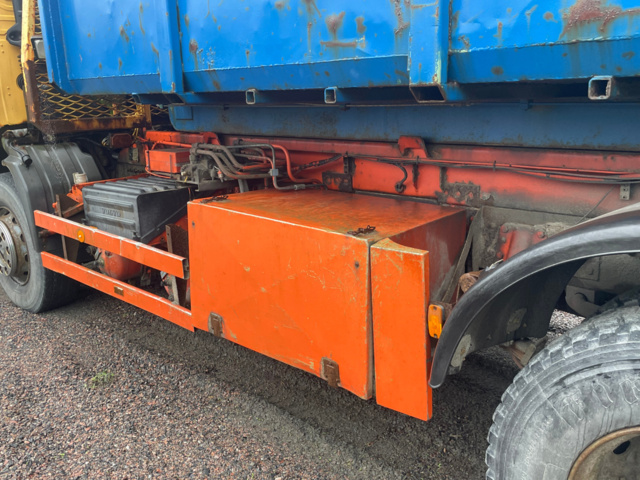 1048171-29 Truck changer Volvo FL12 6x2 -96