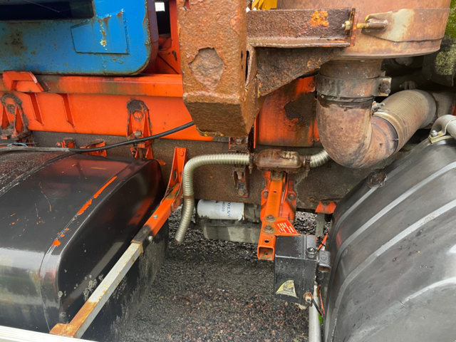 1048171-33 Truck changer Volvo FL12 6x2 -96