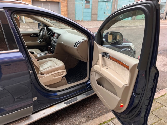 1107961-30 Audi Q7 4.2 TDI V8 quattro - 2009