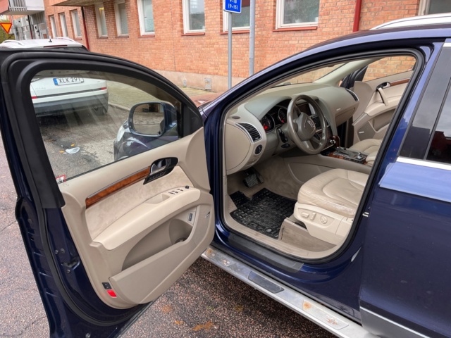 1107961-37 Audi Q7 4.2 TDI V8 quattro - 2009