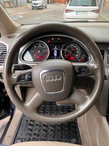 1107961-61 Audi Q7 4.2 TDI V8 quattro - 2009