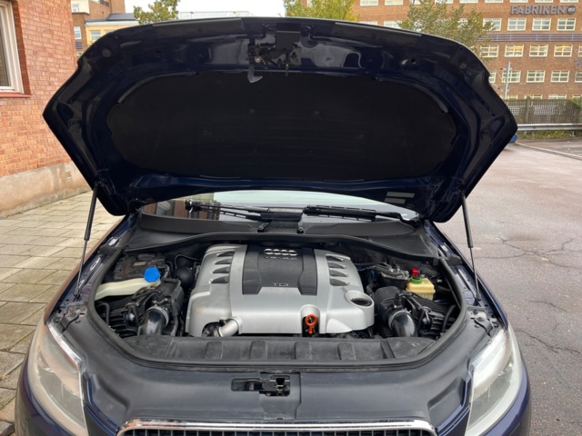 1107961-62 Audi Q7 4.2 TDI V8 quattro - 2009