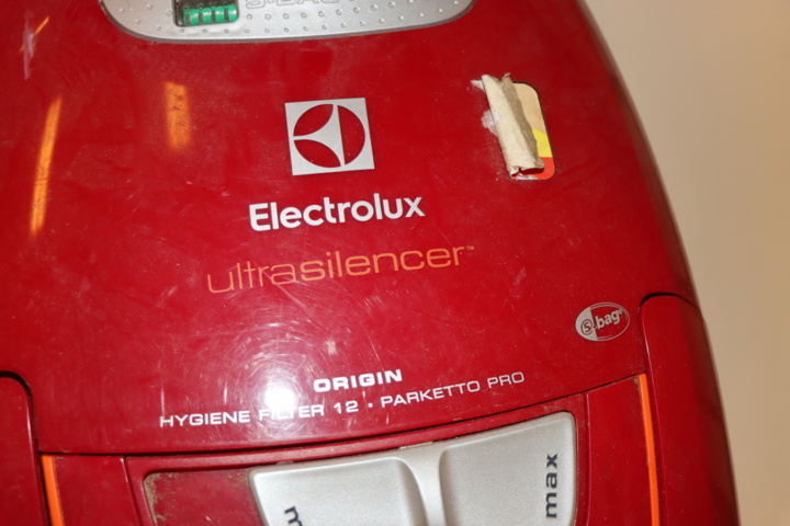1033950-2 Electrolux Ultrasilencer Vacuum Cleaner