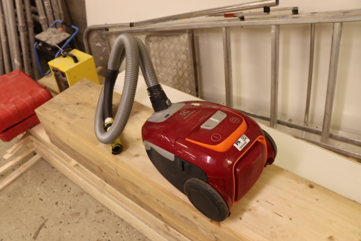 1033950-1 Electrolux Ultrasilencer Vacuum Cleaner