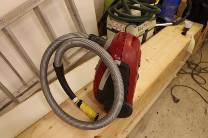 1033950-3 Electrolux Ultrasilencer Vacuum Cleaner