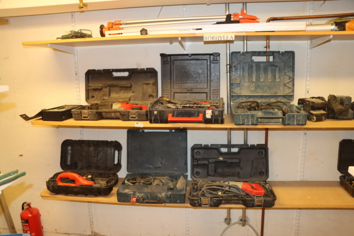 1033982-1 Everything in the room, tools and machines