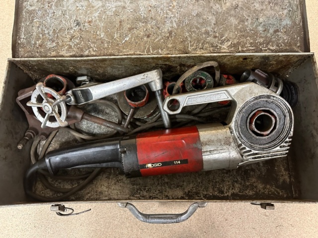 1071312-3 Threading machine Ridgid 114, 6 thread cuts included