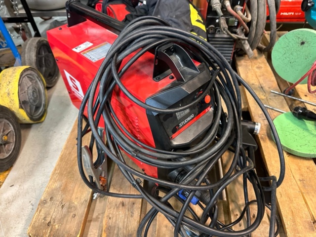 1071381-2 Bultsvets Stamos Stud 1600 med svetspistol