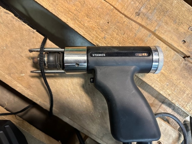 1071381-5 Bultsvets Stamos Stud 1600 med svetspistol