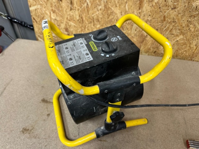 1071363-4 Fan heater Stanley 2kW