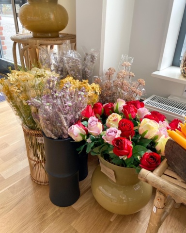 1039831-9 Lot with Interior