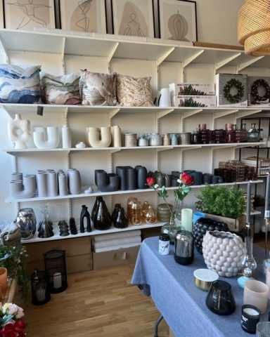 1039831-1 Lot with Interior