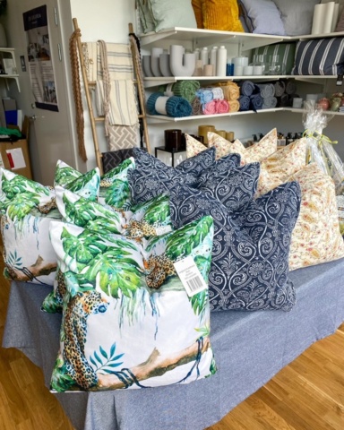 1039831-11 Lot with Interior