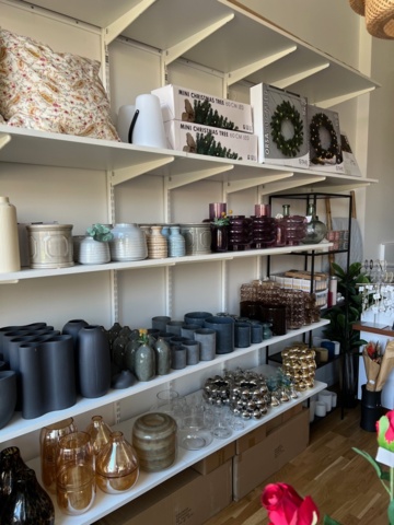 1039831-19 Lot with Interior