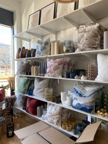 1039831-20 Lot with Interior