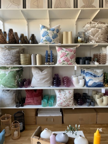 1039831-22 Lot with Interior