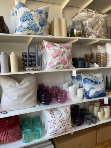 1039831-25 Lot with Interior