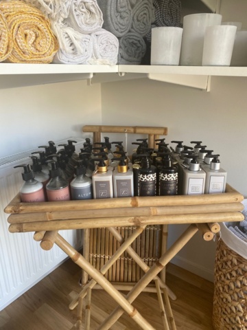 1039831-29 Lot with Interior