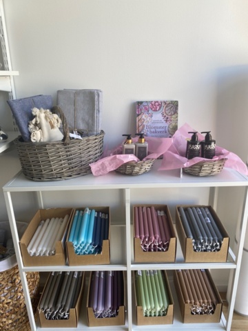 1039831-30 Lot with Interior