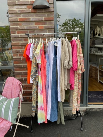 1039831-35 Lot with Interior