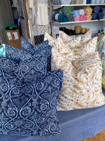 1039831-36 Lot with Interior