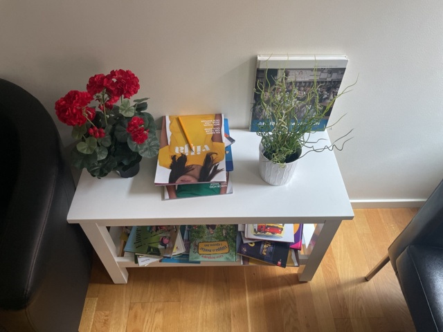 1057294-7 Waiting room furniture