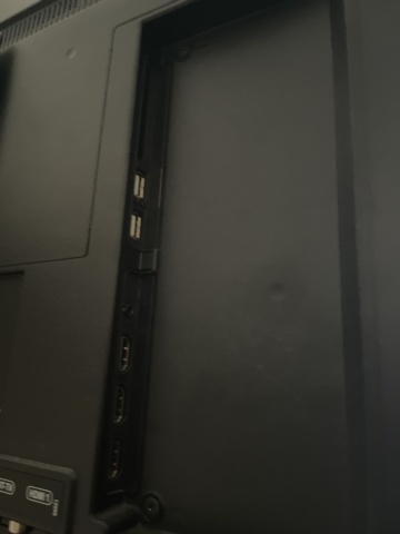 1057309-8 Hitachi 43” TV