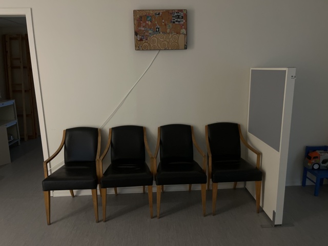 1057291-3 Möblemang och diverse i väntrum