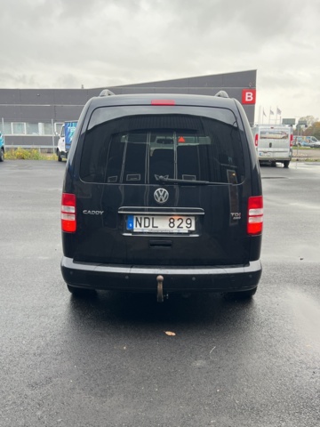 1051236-6 Volkswagen Caddy Maxi Combi 1.6 TDI - 2013