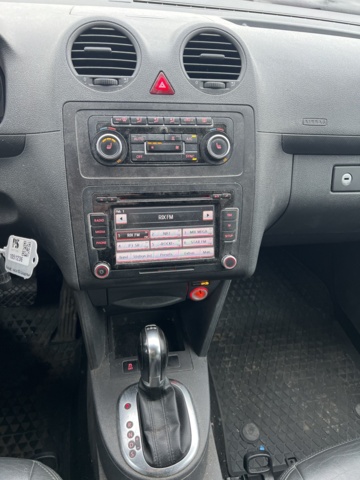 1051236-25 Volkswagen Caddy Maxi Combi 1.6 TDI - 2013