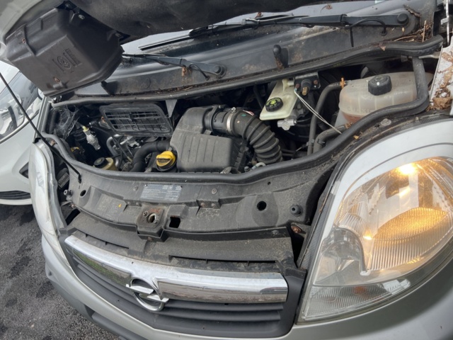 1051223-37 Opel Vivaro Van 2.7t 2.0 CDTI - 2007 (Repair item)