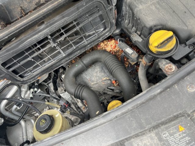 1051223-36 Opel Vivaro Van 2.7t 2.0 CDTI - 2007 (Repair item)