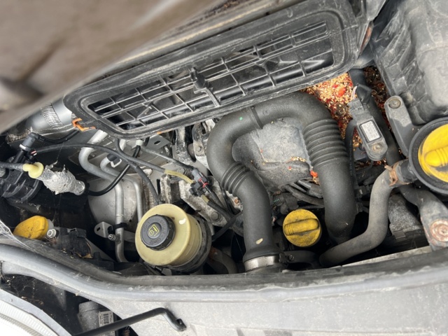 1051223-35 Opel Vivaro Van 2.7t 2.0 CDTI - 2007 (Repair item)