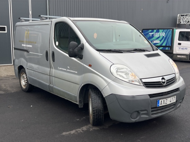 1051223-3 Opel Vivaro Van 2.7t 2.0 CDTI - 2007 (Repair item)