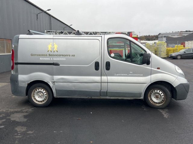 1051223-4 Opel Vivaro Van 2.7t 2.0 CDTI - 2007 (Repair item)