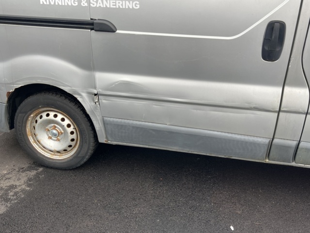 1051223-18 Opel Vivaro Van 2.7t 2.0 CDTI - 2007 (Repair item)