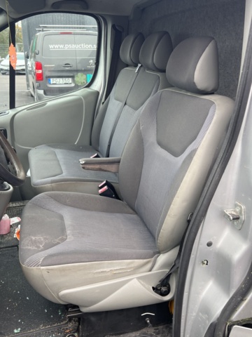 1051223-27 Opel Vivaro Van 2.7t 2.0 CDTI - 2007 (Repair item)