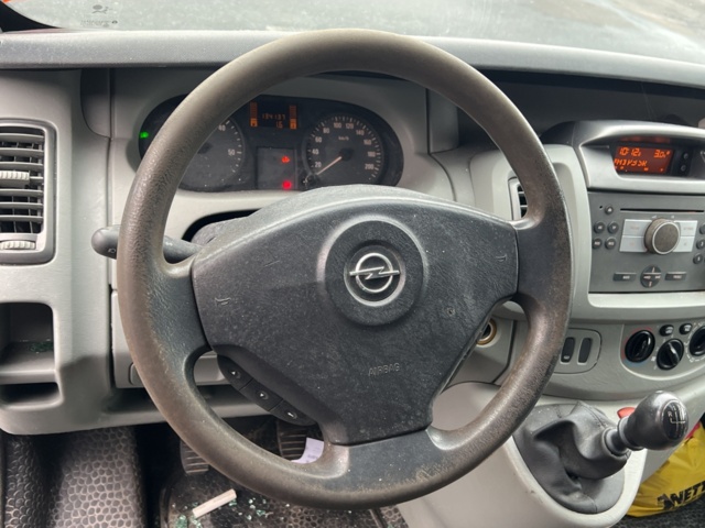1051223-29 Opel Vivaro Van 2.7t 2.0 CDTI - 2007 (Repair item)