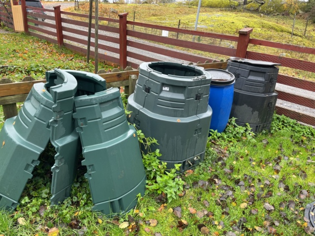 1060462-1 Compost boxes