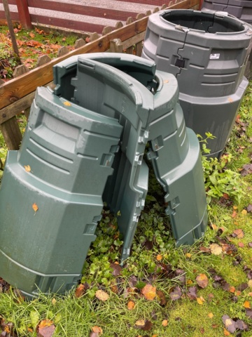 1060462-7 Compost boxes