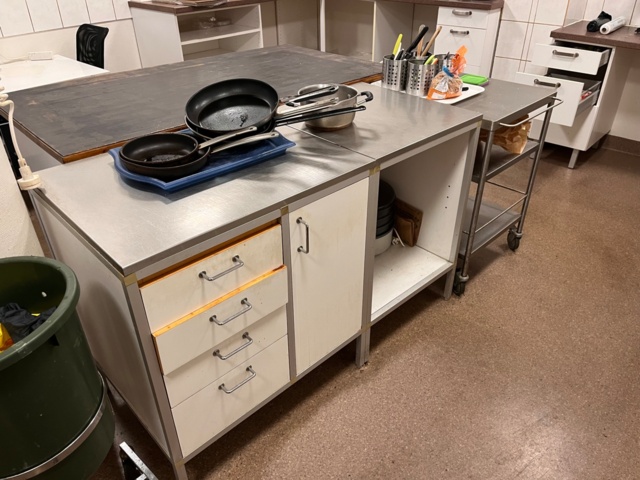 1109348-6 Sandwich shop Interior