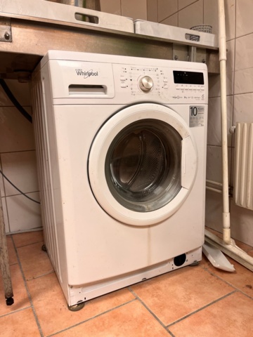 1109348-17 Sandwich shop Interior