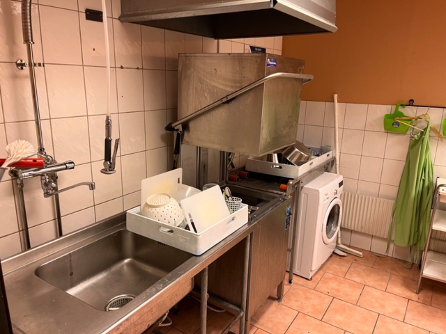 1109348-18 Sandwich shop Interior