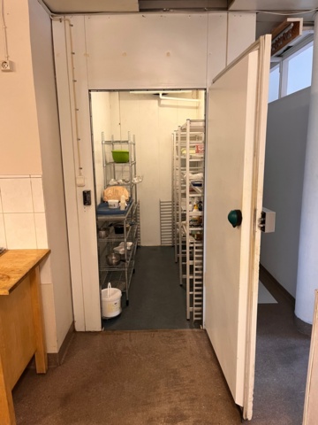 1109348-22 Sandwich shop Interior