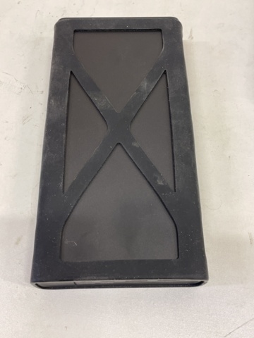998904-2 Power bank & charger