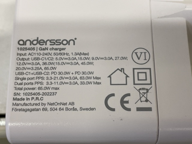 998904-21 Power bank & charger