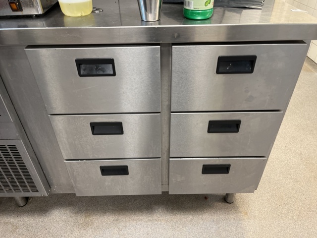 1057379-5 Cooling bench with drawers, Haglund